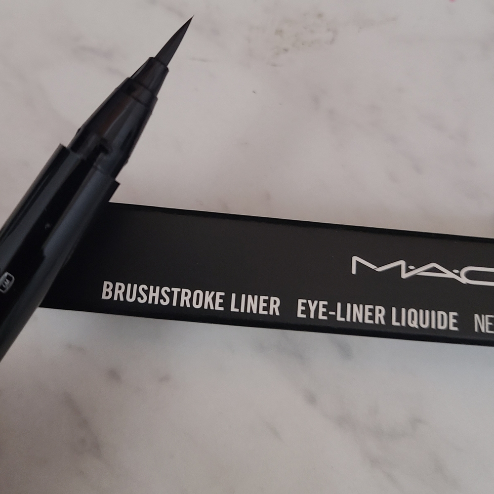 MAC Cosmetics Brushstroke Liner - Black